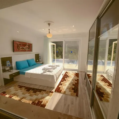 Bal 1 * Kaş